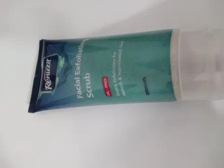 اسکراب لایه بردار روزانه رینوزیت مدل Deep action exfolianting حجم 200 میلی لیتر