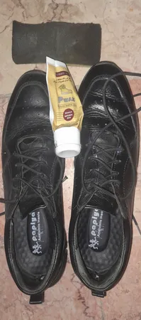 واکس کفش چرم پی واکس کد px به همراه اسفنج