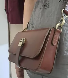 تجریه خرید کیف رودوشی زنانه خانه چرم آنا مدل 25735