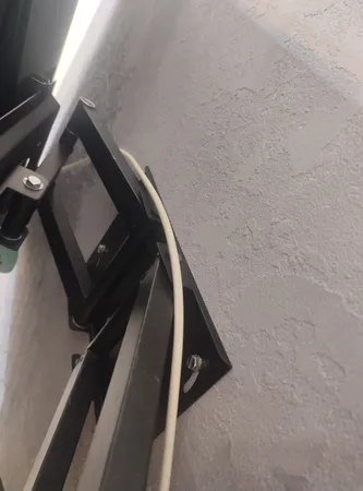 پایه دیواری تلویزیون تی وی جک مدل W8 مناسب برای تلوزیون 43 تا 65 اینچ