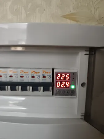 محافظ ولتاژ اتکو مدل LKVPD1-63F