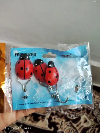 قلاب آویز حوله طرح کفشدوزک بسته 3 عددی