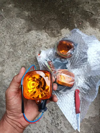 چراغ راهنما موتورسیکلت مدل SILR مناسب برای هوندا 125 مجموعه 4 عددی