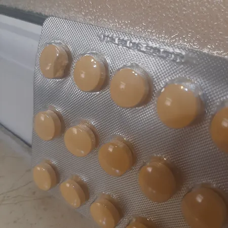 قرص سیستین B6 زینک رازک بسته 60 عددی