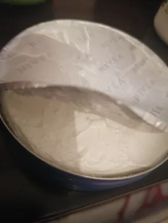 کرم مرطوب کننده نیوآ مدل فلزی حجم 150 میلی لیتر