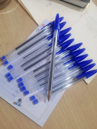 خودکار بیک مدل Cristal Medium 1mm کد B12 بسته 12 عددی