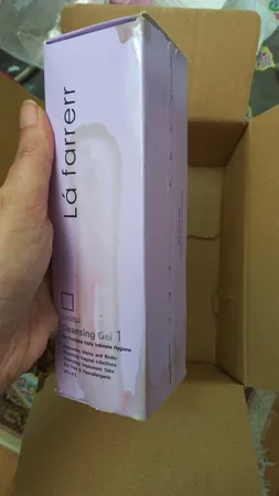 ژل بهداشتی بانوان لافارر مدل 01 مناسب بانوان قبل از یائسگی حجم 250 میلی لیتر