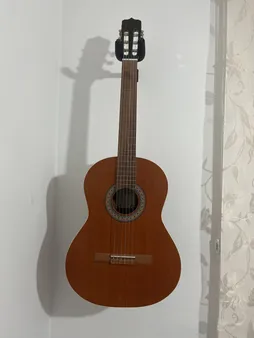 پایه گیتار دیواری مهگل مدل 161