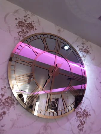 ساعت دیواری مدل رمیسا آینه ای