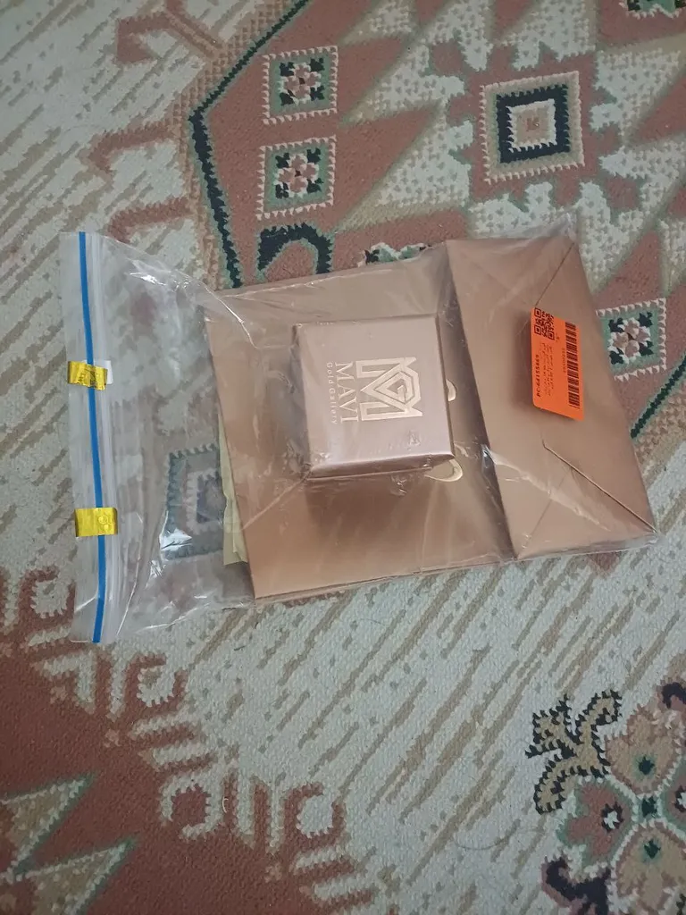 آویز گردنبند طلا 18 عیار زنانه ماوی گالری مدل ونکلیف تمام نگین بلورین