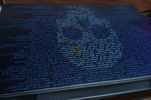 تجریه خرید استیکر لپ تاپ توییجین و موییجین طرح Hacker کد 19 مناسب برای لپ تاپ 15.6 اینچ به همراه برچسب حروف فارسی کیبورد