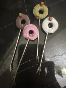 چنگال زیتون خوری طرح دونات