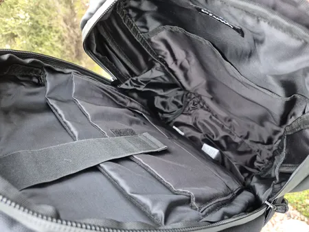 کوله پشتی لپ تاپ ازوکو مدل 9695 مناسب برای لپ تاپ 17 اینچی