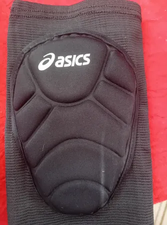 زانوبند والیبال مدل شش تکه بسته دو عددی