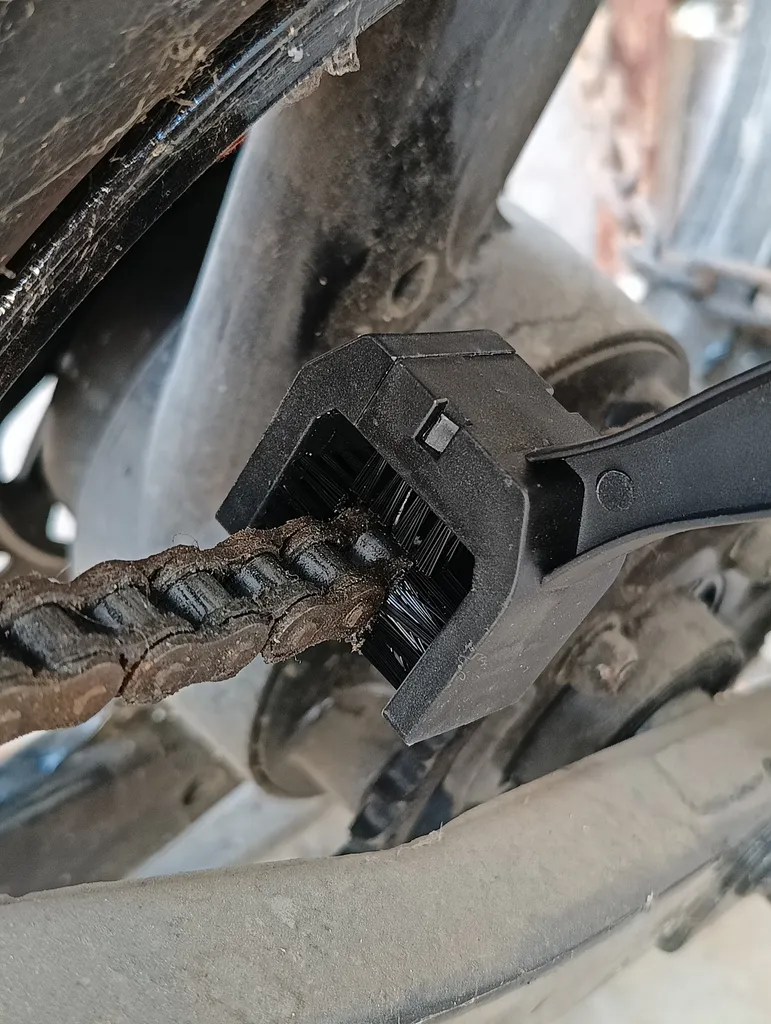 فرچه نظافت زنجیر موتورسیکلت کد 3