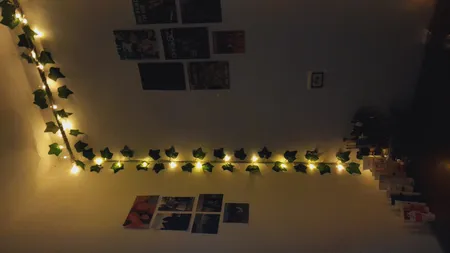 گل مصنوعی مدل ریسه برگ طرح انگور کد PAL-3030