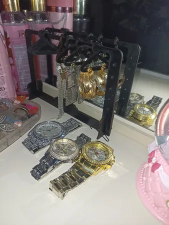 استند جواهرات مدل فروردین طرح چوب لباسی