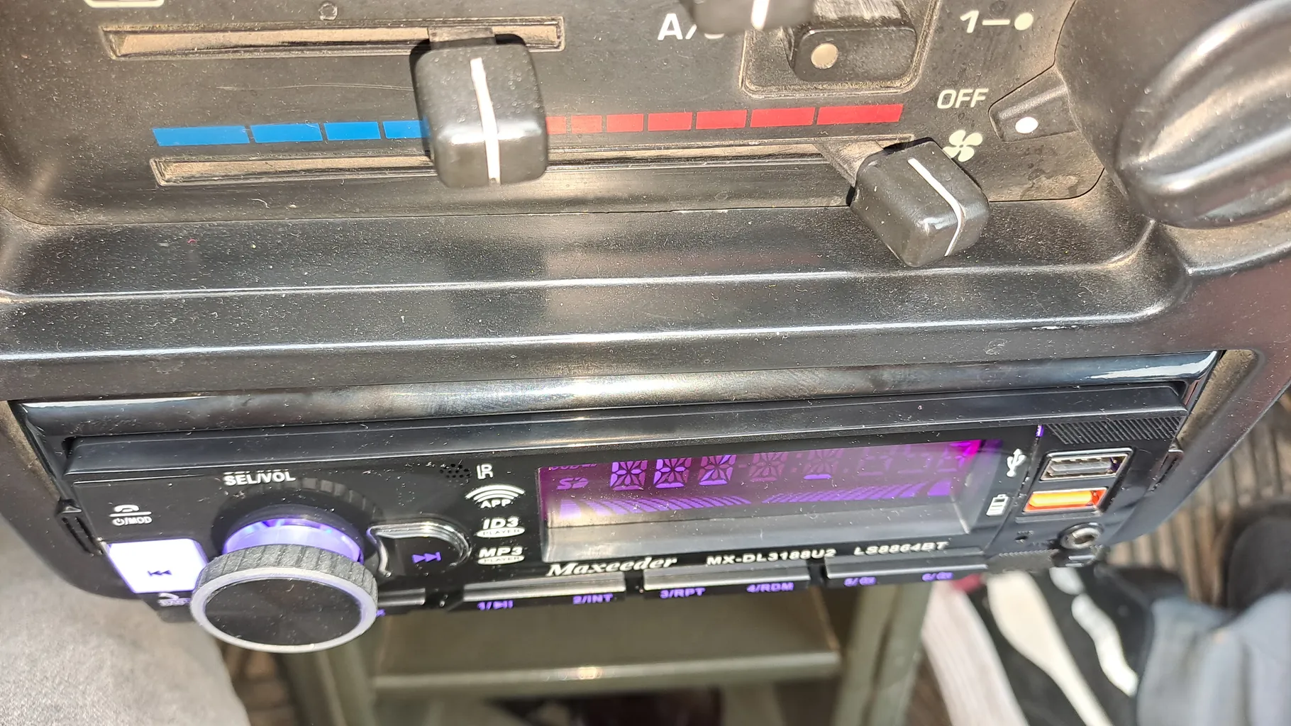 پخش کننده خودرو مکسیدر مدل MX-8864