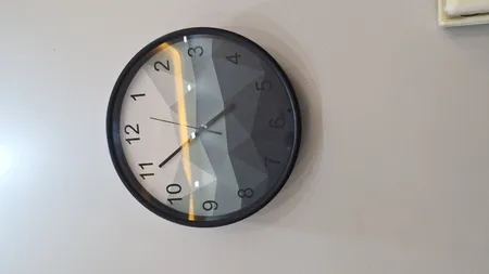 ساعت دیواری سال بردز مدل چند ضلعی CW-172