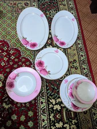 سرویس غذاخوری 28 پارچه چینی زرین ایران سری ایتالیا اف مدل Rose Flower درجه یک