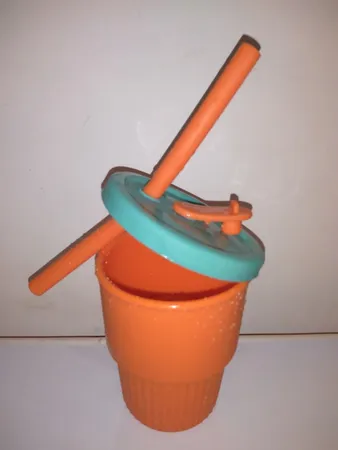 لیوان سفری سیلیکونی مدل COLOURFUL گنجاش 0.3 لیتر