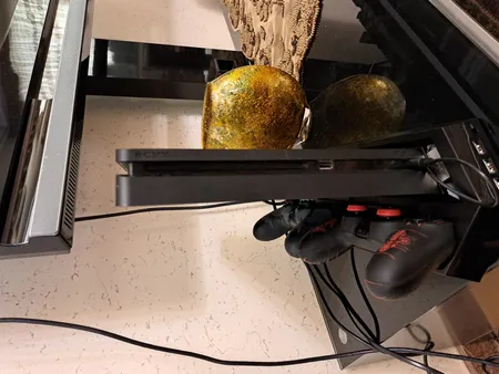 پایه نگهدارنده و شارژ پلی استیشن 4