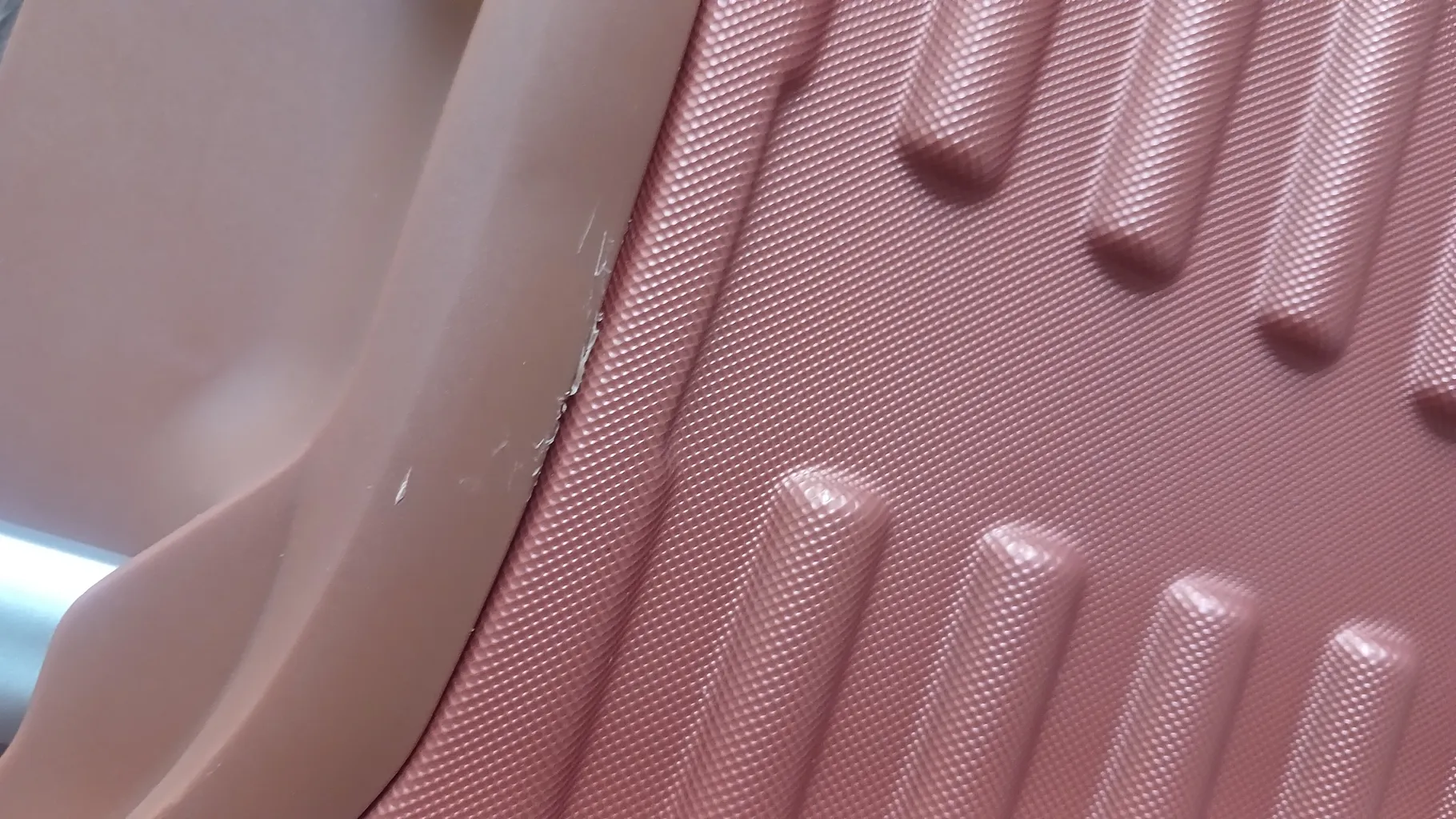 چمدان ماژرو مدل لوتوس