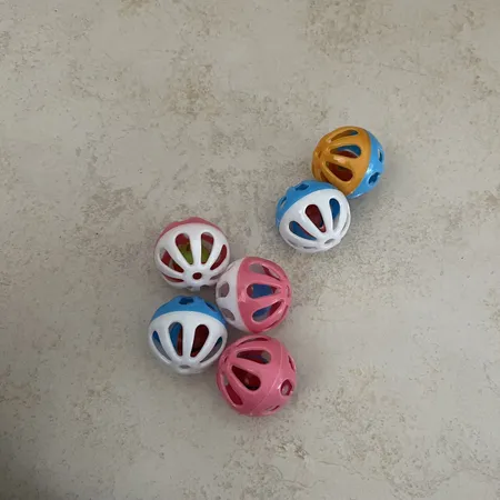اسباب بازی گربه و سگ توپ زنگوله دار مدل Plastic Bell Balls بسته 6 عددی
