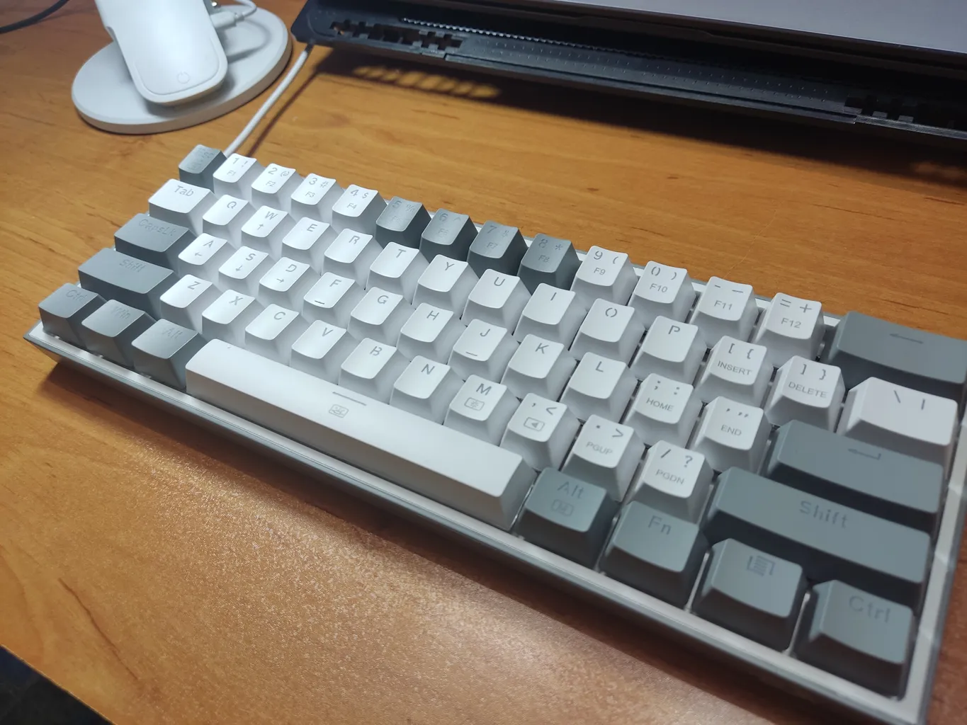 کیبورد گیمینگ ردراگون مدل K617 FIZZ، سوییچ مکانیکال قرمز، Tenkeyless، نورپردازی RGB