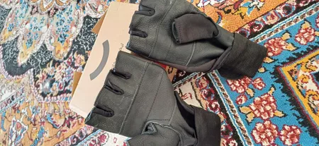 دستکش ورزشی مدل GOLD