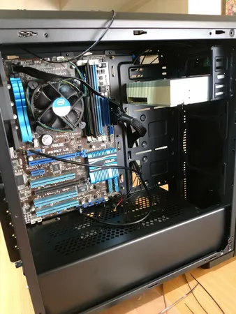 کیس کامپیوتر گرین مدل Pars Evo