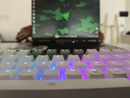 کیبورد گیمینگ ردراگون مدل K617 FIZZ، سوییچ مکانیکال قرمز، Tenkeyless، نورپردازی RGB