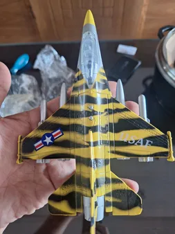 هواپیما بازی مدل F-16