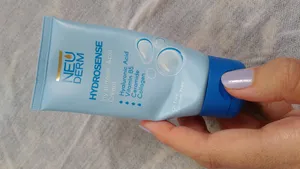 تجریه خرید کرم آبرسان نئودرم مدل Hyaluronic-acid حجم 50 میلی‌لیتر