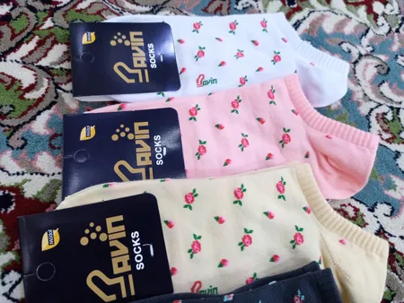 جوراب زنانه پاوین مدل گل گلی مجموعه 6 عددی