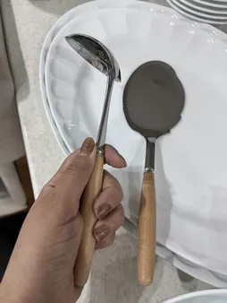 سرویس کفگیر و ملاقه 2 پارچه مدل دسته چوبی