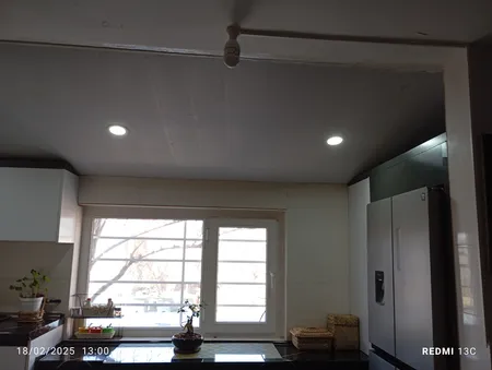 دوربین مداربسته تحت شبکه اسفیورد مدل Z336