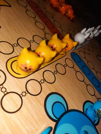 بازی منچ و مارپله تخته چوبی مدل Animals