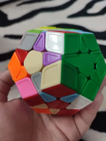 بازی فکری روبیک مدل مگامینکس