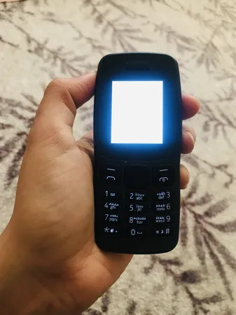 گوشی موبایل نوکیا مدل 2018 106 FA دو سیم‌ کارت ظرفیت 4 مگابایت و رم 4 مگابایت