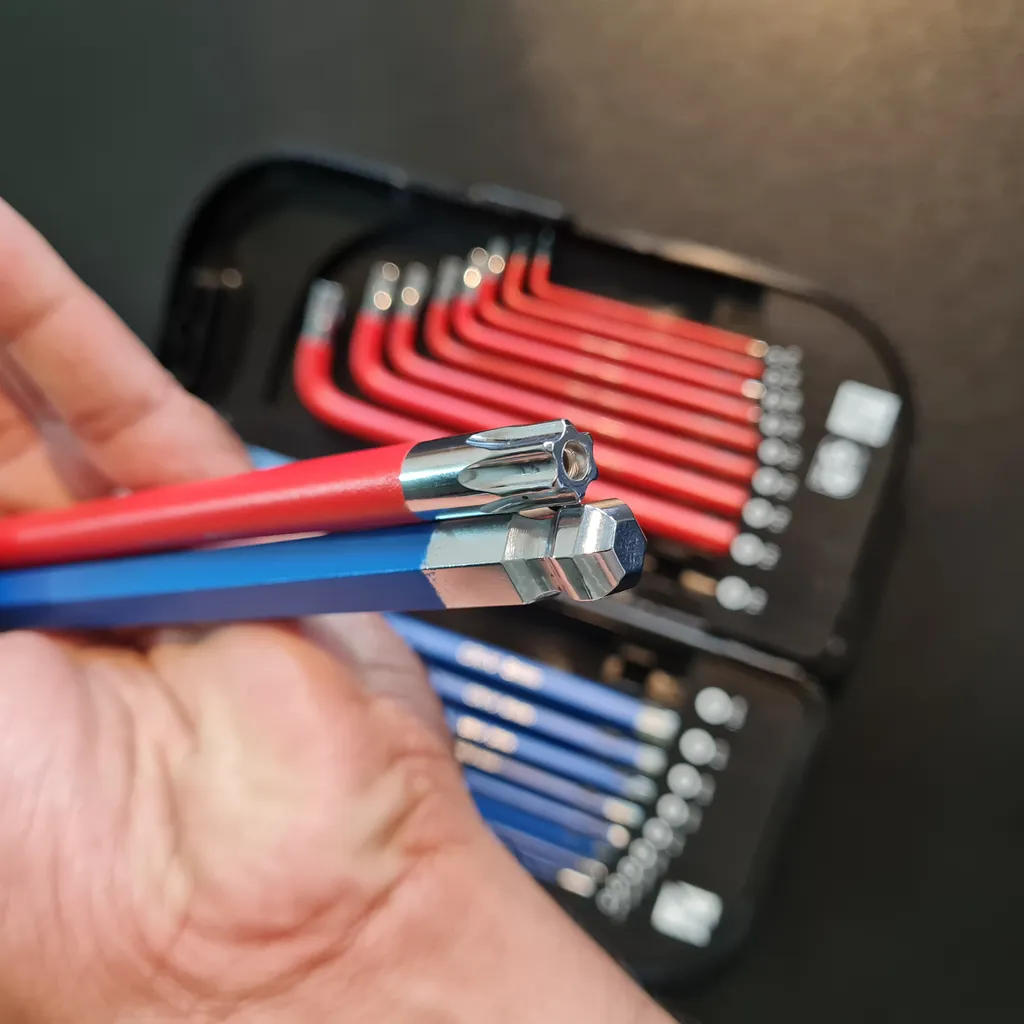 آچار آلن و ستاره ای هیوندای مدل HT180 مجموعه 18 عددی