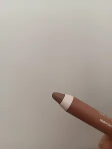 تجریه خرید رژ لب مدادی لچیک شماره 09