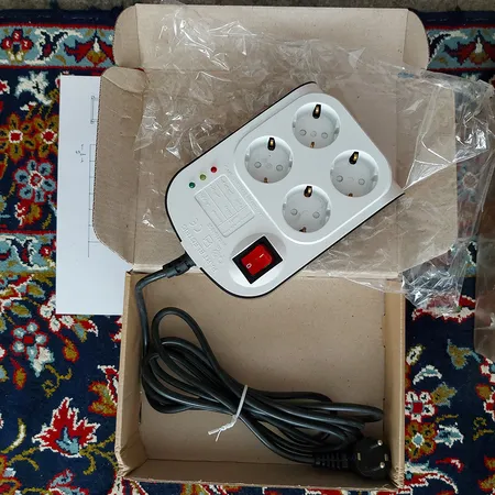 محافظ ولتاژ پارت الکتریک مدل PE8792