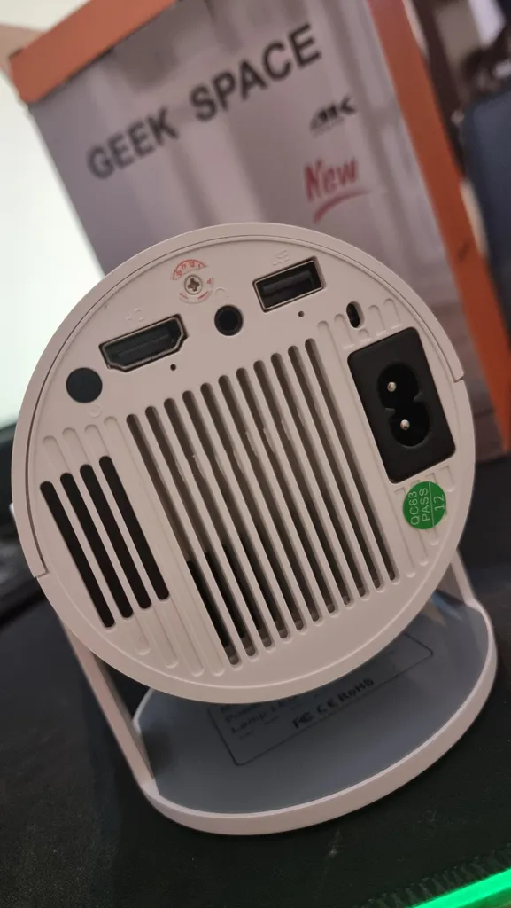 ویدئو پروژکتور مدل HY-300