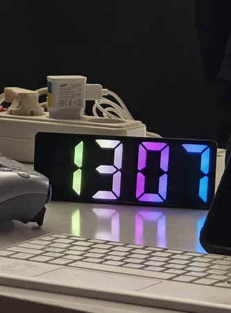 ساعت رومیزی دیجیتال مدل صفحه رنگی کد GH0725D