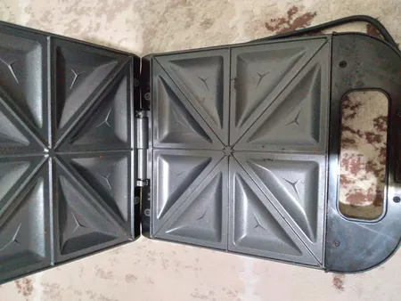 ساندویچ ساز المپیا مدل 700PLUS