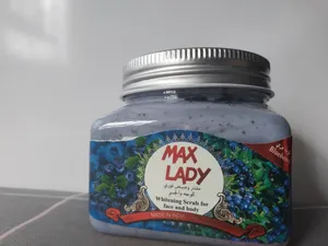 تجریه خرید اسکراب لایه بردار پوست مکس لیدی مدل بلوبری حجم 300 میلی لیتر