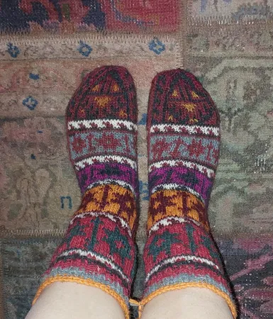 جوراب دست دوز زنانه مدل shr0303