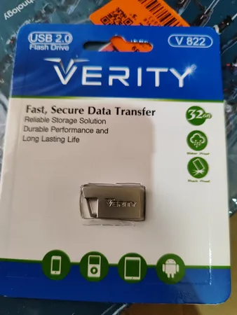 فلش مموری وریتی مدل V822 ظرفیت 32 گیگابایت