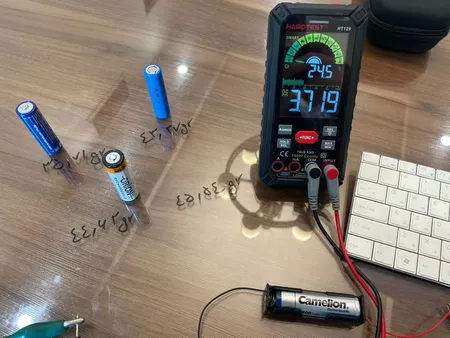 باتری لیتیوم-یون قابل شارژ کملیون کد ICR-18650 ظرفیت 2200 میلی آمپرساعت